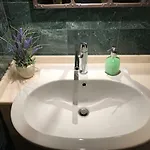 Sweethome Crispi * Rom