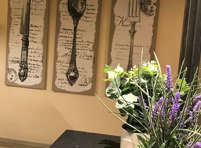 Sweethome Crispi شقة روما